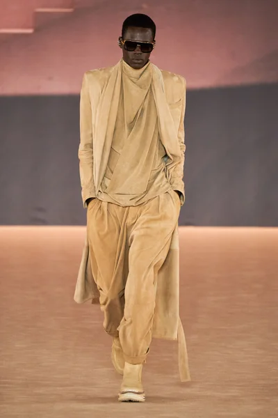 Look 5